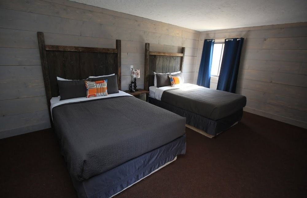 Vintage Block Inn & Suites 오코보지 외부 사진